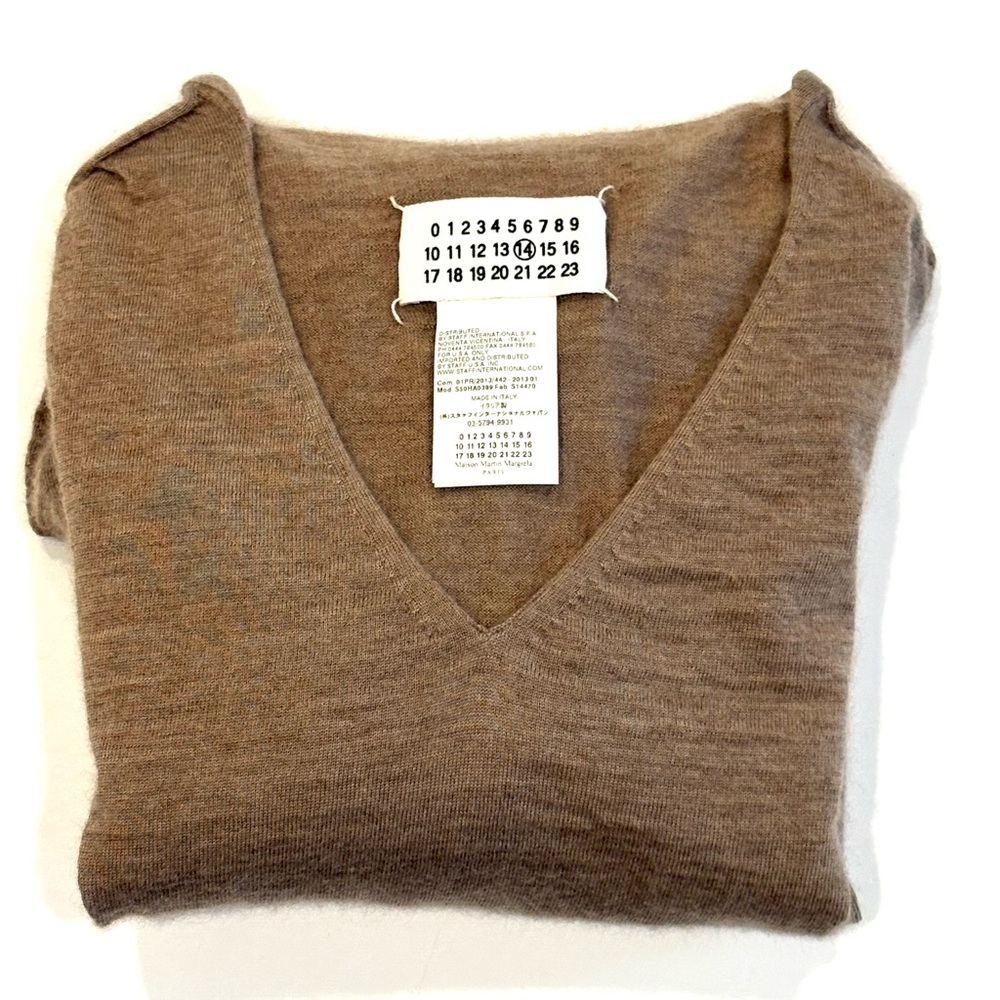 Maison Margela Women V neck cashmere jumper Made in Italy - Picture 9 of 14
